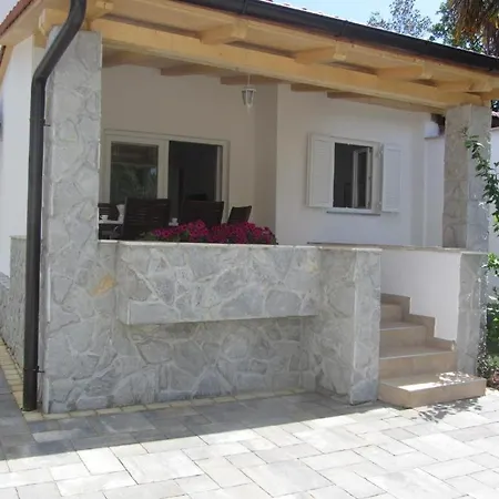 Holiday Home Lujo Malinska Exterior photo